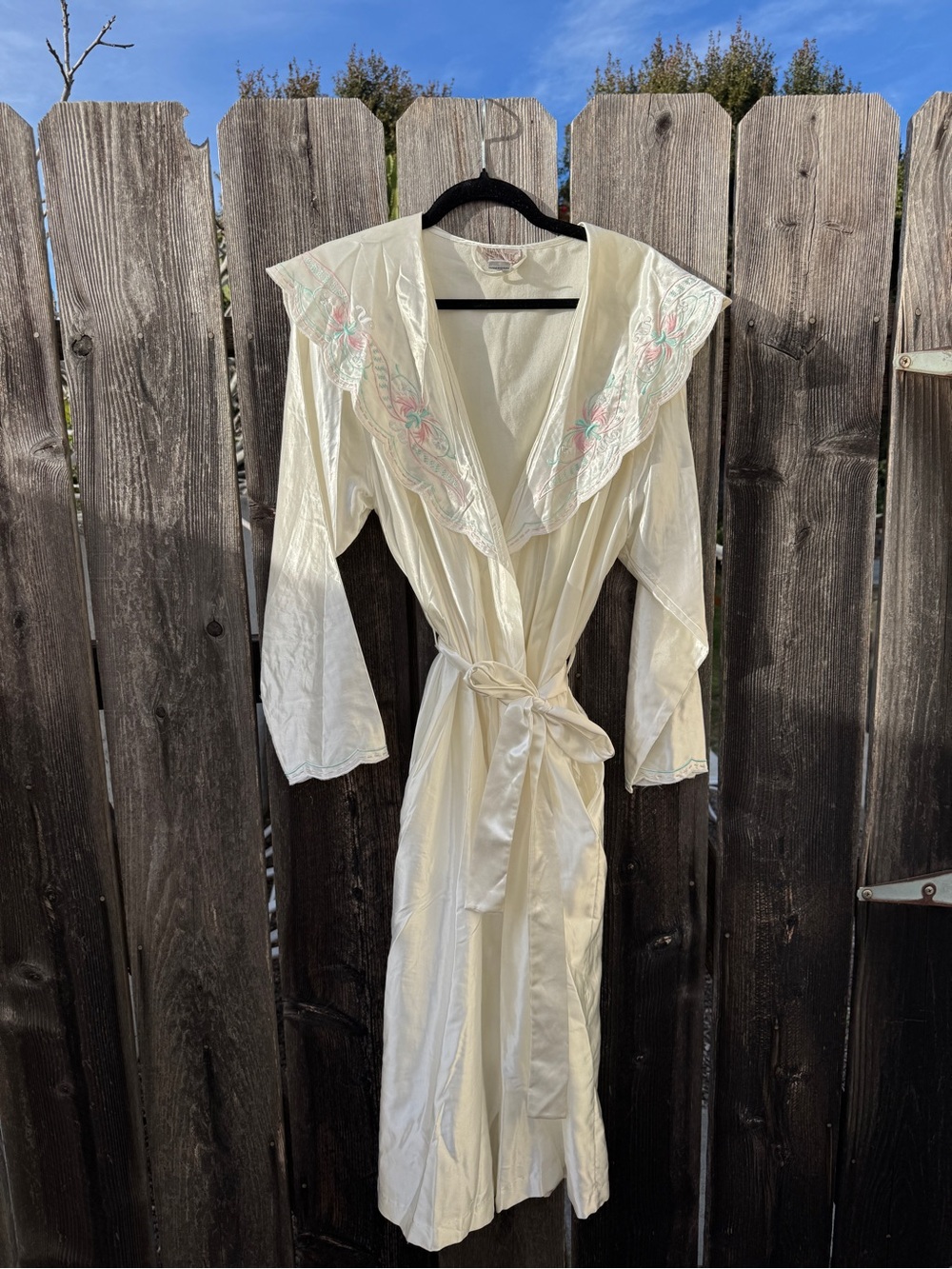 Vintage Bridal White Ivory Satin Embroidered Collar Robe with Tie Waist Wedding